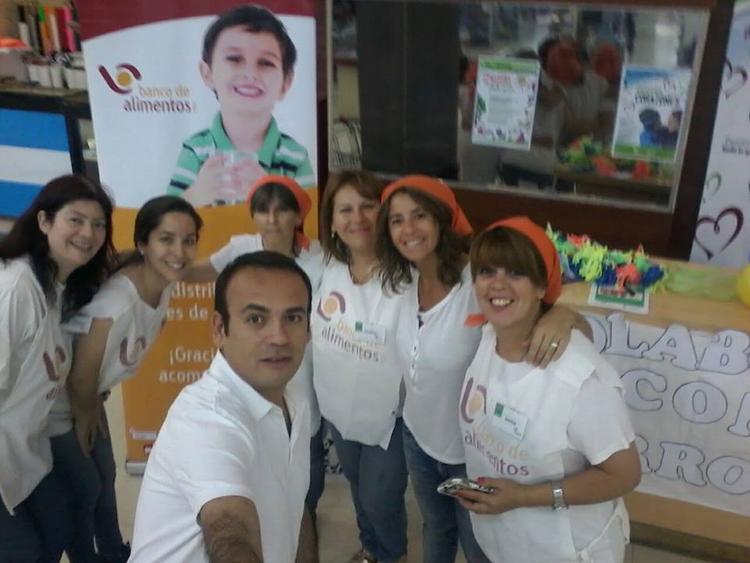 Nuestros voluntarios participaron de la colecta del Banco de Alimentos